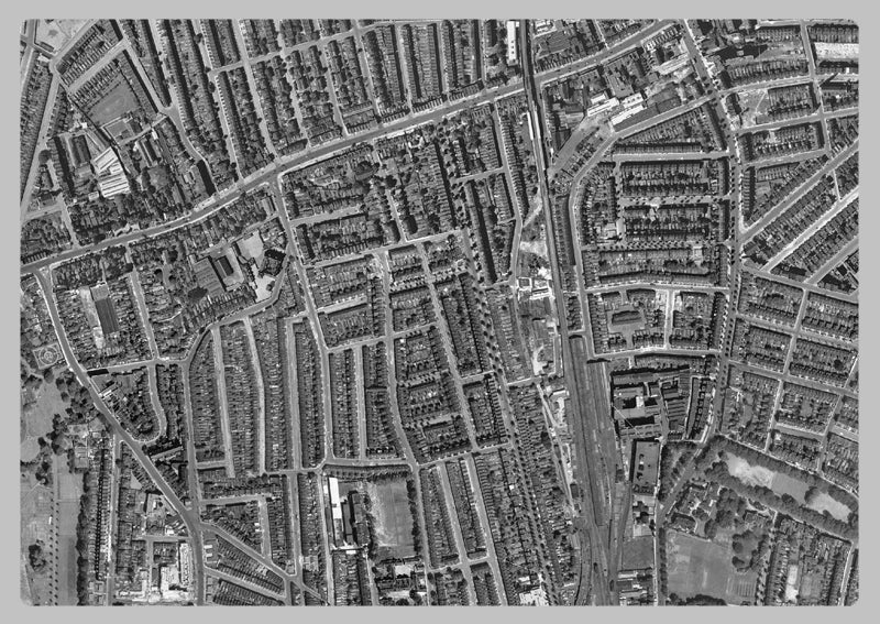 1947 Post-War London Aerial Map - Chiswick